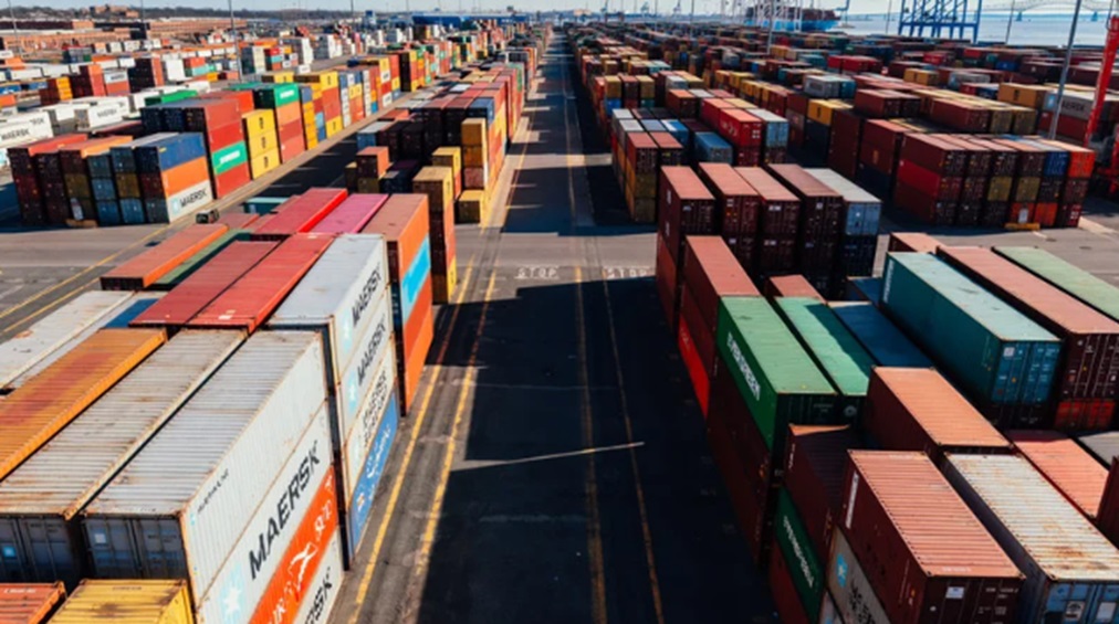 Key Factors to Consider When Choosing the Right Logistics Solutions Provider